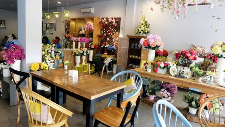 25+ Cafe di Bandar Lampung yang Hits, Romantis, dan Instagrammable