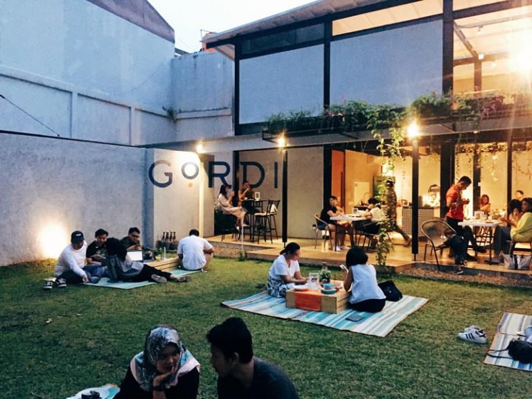 30 Cafe  di Jakarta  Selatan Hits Unik dan Instagrammable