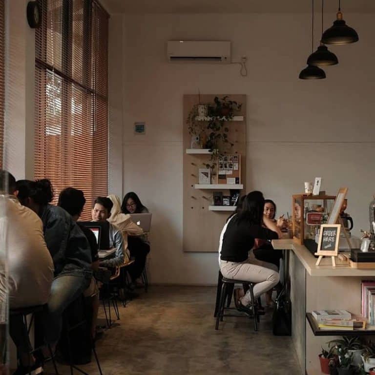 25+ Cafe di Cirebon Kota, Ada Wifi, Murah!