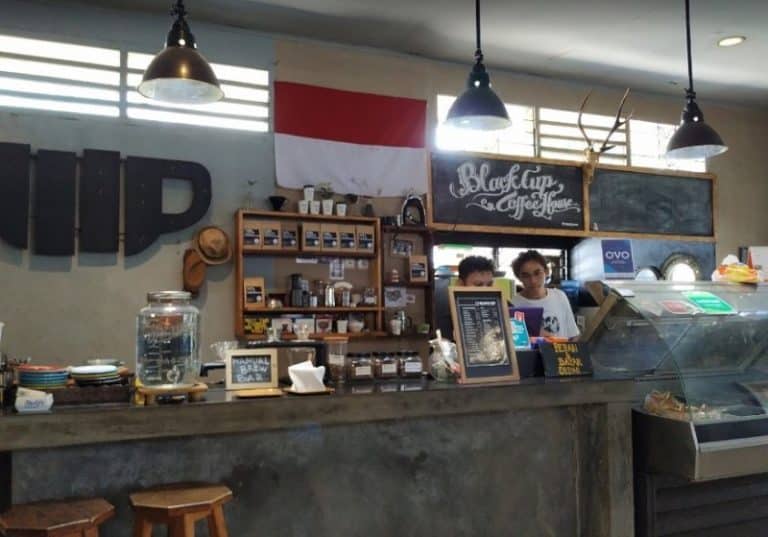 12+ Cafe di Manado yang Terkenal, Free Wifi, Instagrammable!